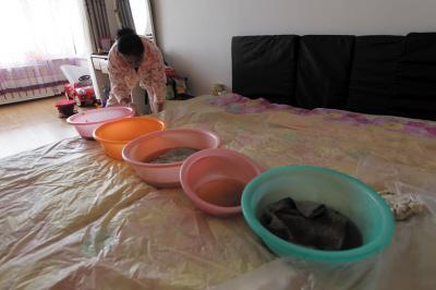 仁怀楼上漏水，住户失联，小区没物管，业主维权难！律师来支招……